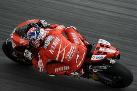 MotoGP, test Losail: la pioggia rovina il debutto di Melandri. Hayden il più veloce