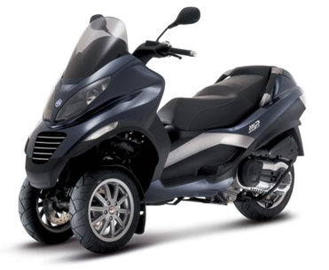 Piaggio Mp3, primo scooter ibrido a 9 mila euro