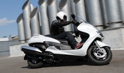 Yamaha Majesty 400_02