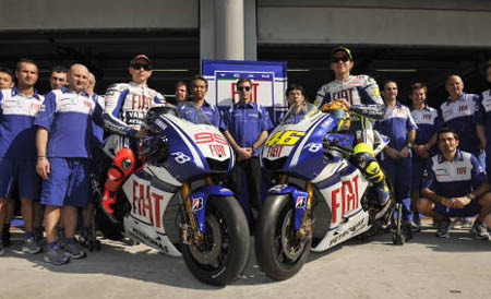 MotoGp presentazione Yamaha 2010, Rossi: "Sei motori per 18 gare sono pochi"