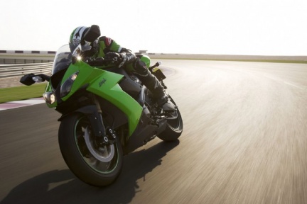 Kawasaki Ninja ZX-10R, una guerriera equilibrata