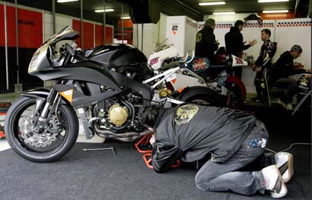Il successo della Moto2: spettacolo a costi ridotti. Bastano 400mila euro per una stagione