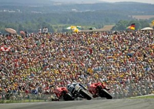 n488417_227022_2007+MotoGP+group+in+action+in+Sachsenring-1280x960-jul8.jpg._original.original