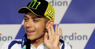 MotoGp, Gran Premio d’Aragona: Stoner ritrova il sorriso e la vittoria dopo quasi un anno. Pedrosa non si arrende, Lorenzo fa il saggio. E Rossi annuncia l’operazione alla spalla