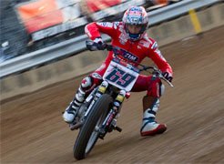 Dirt Track, Nicky Haiden torna sulla pista ovale dopo 8 anni, con la Ducati Hypermotard 1100 Evo