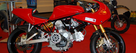 Elenore V8, scoperta del tedesco Wirthwein, trasformazione di una Ducati a V, in un motore a 8 cilindri