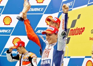 Moto Gp, Lorenzo diventa Campione del Mondo a Sepang. Rossi torna alla vittoria, grande Dovizioso 2°