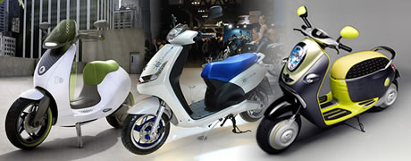 Salone di Parigi, tante proposte di scooter a motore elettrico e batterie al litio 
