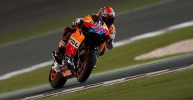 Motomondiale, Gp del Qatar: Stoner vola nelle prime libere. Rossi davanti alle Yamaha