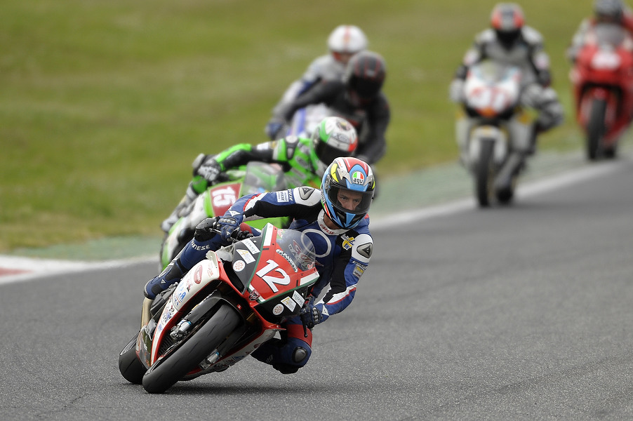 Misano, Rolfo trionfa con la Kawasaki nel campionato italiano di Velocità
