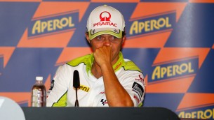 MotoGp, Capirossi annuncia il ritiro dalle corse a fine . Standing ovation di tutta la sala stampa