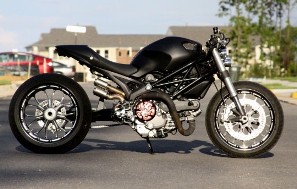 Ducati Monster 1100, una streetfighter modificata da Wayne Ransom