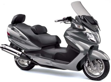 Suzuki, scooter e moto offerti ad interessi 0, su sei prodotti della gamma