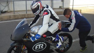 Moto3, Maverick Vinales prova la FTR motorizzata Honda