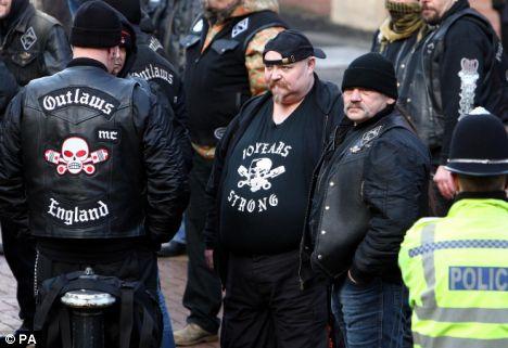 Banda di motociclisti Outlaws, sette arresti nel nord Italia