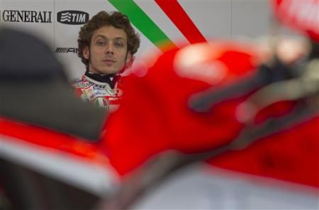 MotoGP Jerez 2012, Valentino Rossi e la Ducati fanno la danza della pioggia 