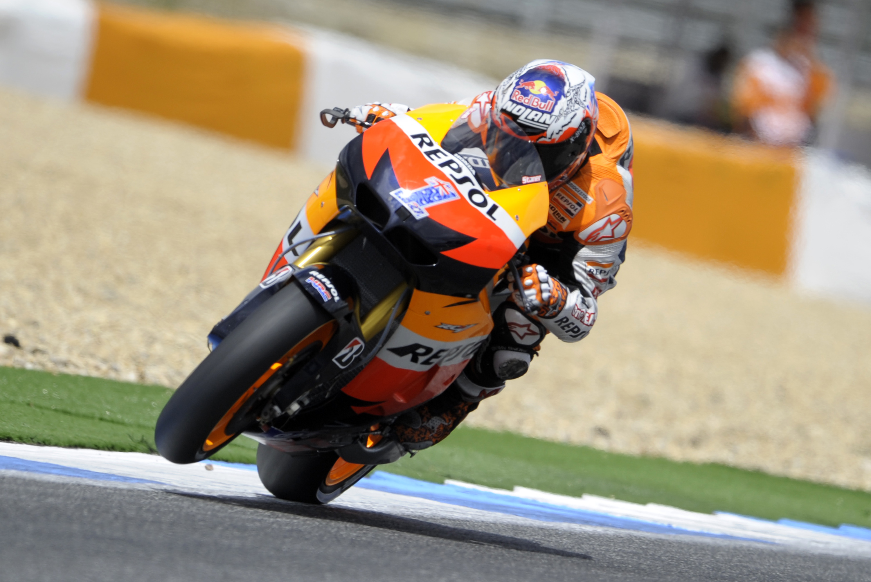 Qualifiche MotoGP Estoril 2012, Stoner pole, incidente De Puniet-Edwards 