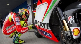 MotoGP Laguna Seca 2012 Vale Rossi cade durante le prove libere
