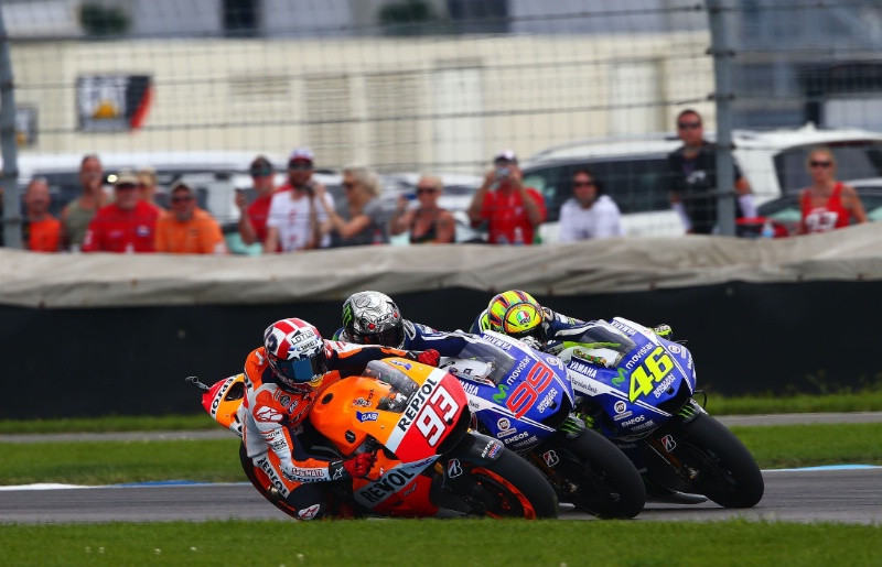 Brno MotoGP: Marquez in pole, ma Rossi è subito alle sue spalle!